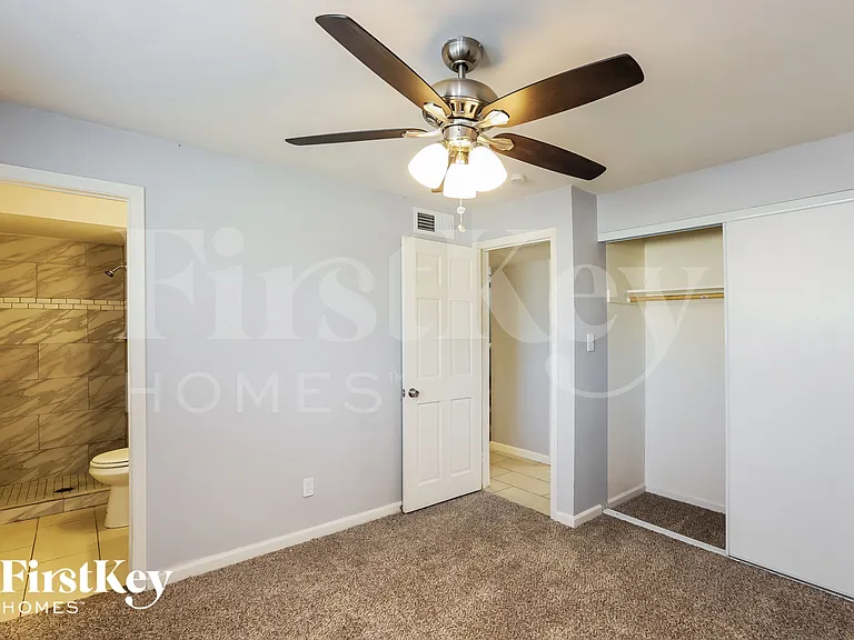 6008 S 45th Pl — Photo 15