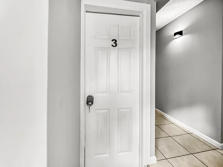 ROOM 3 WITH MINI SPLIT