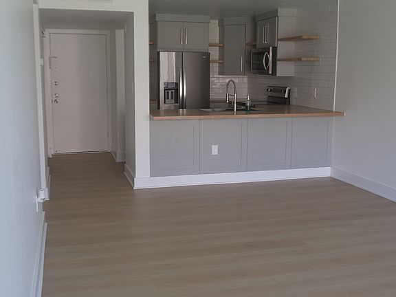 3rd image of 10425 SW 112th Ave APT 215