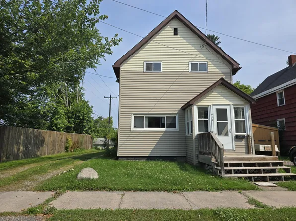 911 E 4th Ave, Sault Sainte Marie, MI 49783