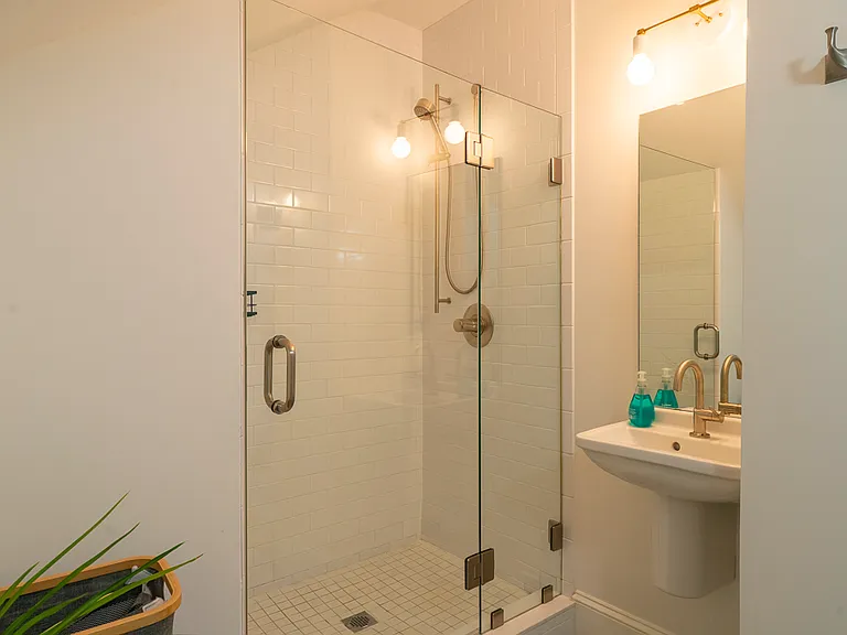 36 Laurel St — Photo 22