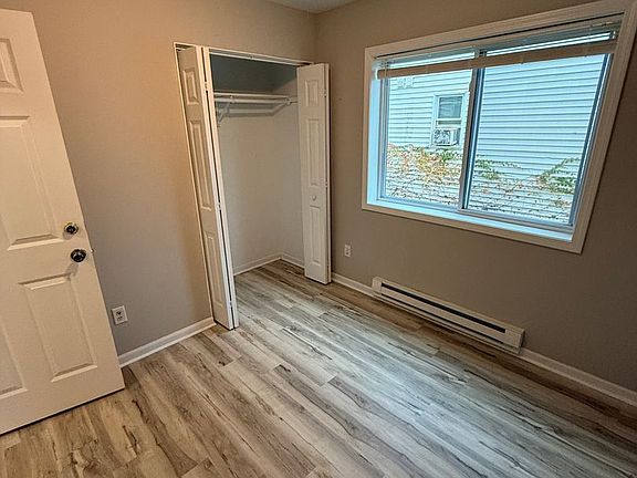 3rd image of 1032 Knox Ave N APT 1