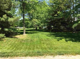 203 Winesap St SW, Poplar Grove, IL 61065