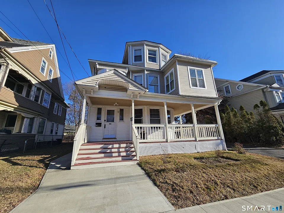 592 Laurel Ave #2