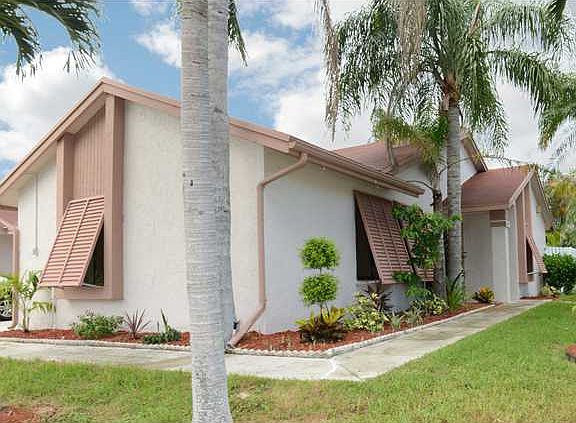 Home For Sale In Rainberry Park