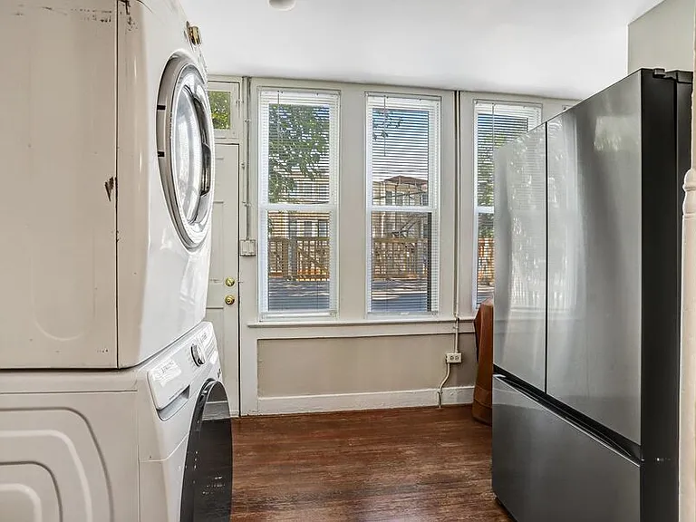 821 Kentucky Ave SE — Photo 20