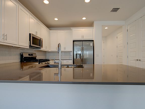 4th image of 17050 W Artesia Dr