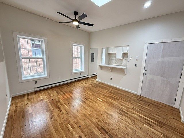 1st image of 29 Salutation St APT 3