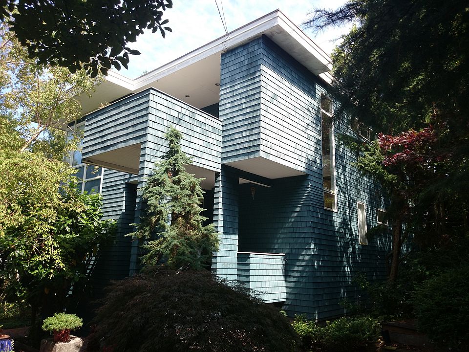 2nd image of 4312 SW Roxbury St