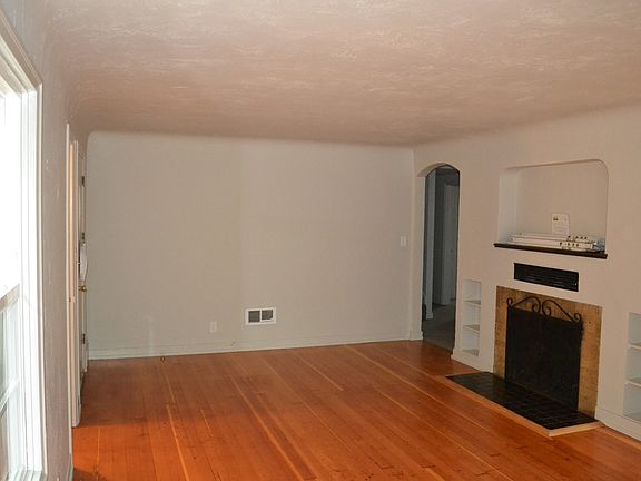 3rd image of 1261 E 20th Ave #&-1995