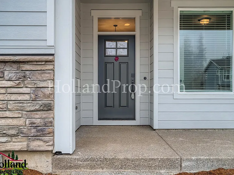5981 SE Skylight St — Photo 2