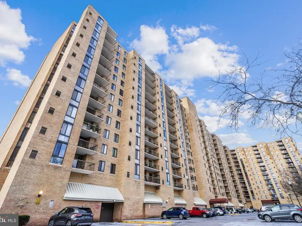 4500 S Four Mile Run Dr APT 607, Arlington, VA 22204