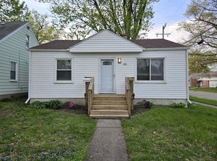 1041 E Madge Ave, Hazel Park, MI 48030