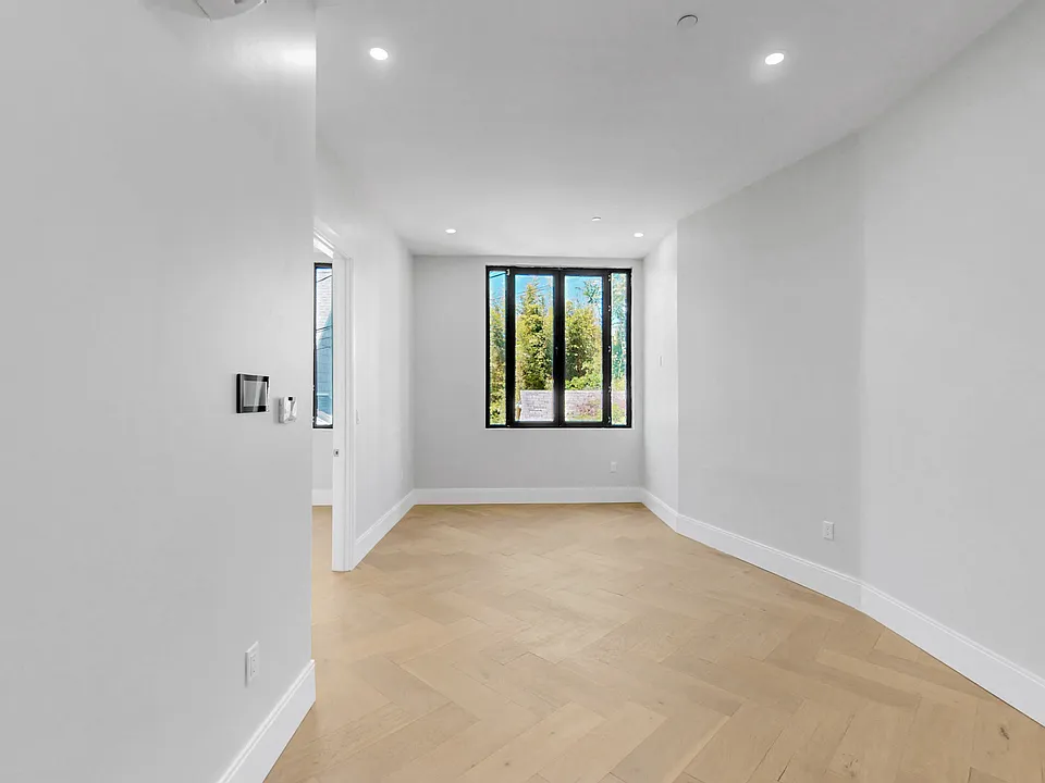 1 Jackson St #202