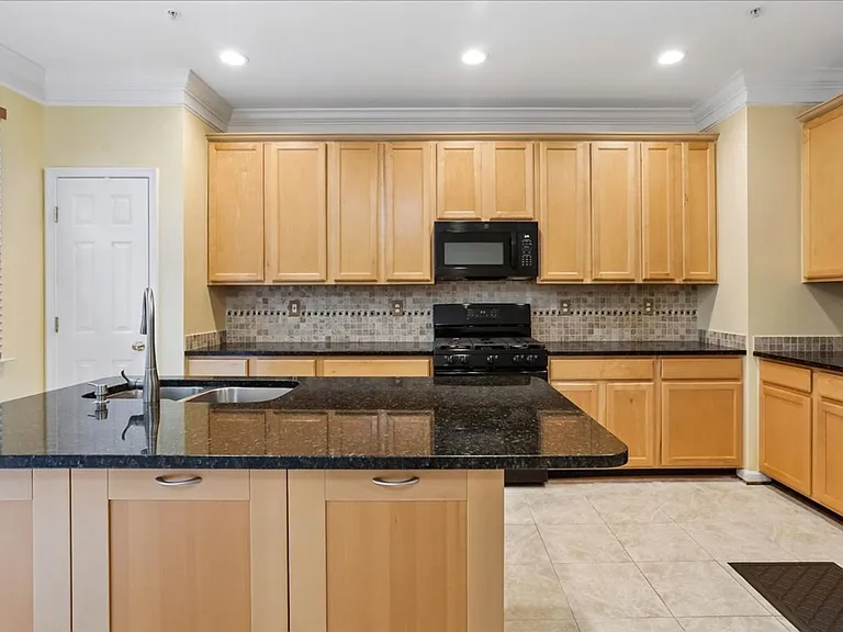 2943 Saint Helen Cir — Photo 13