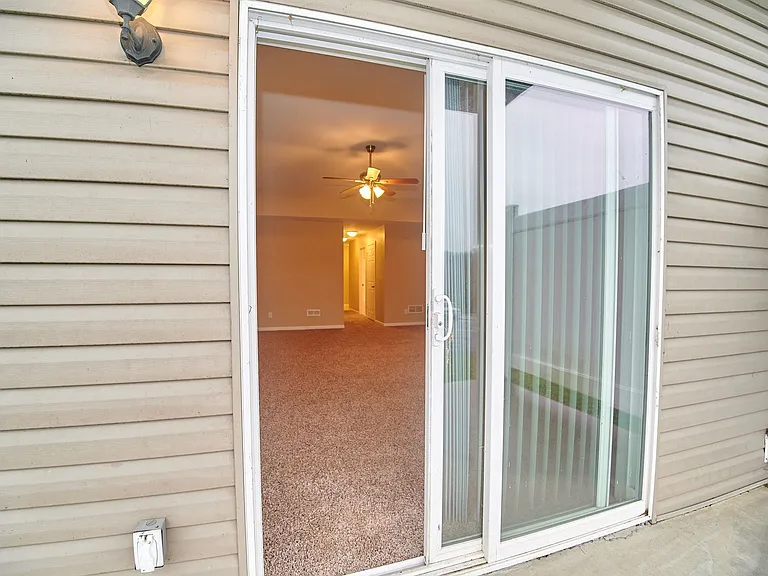 Graycliff Townhomes — Photo 43