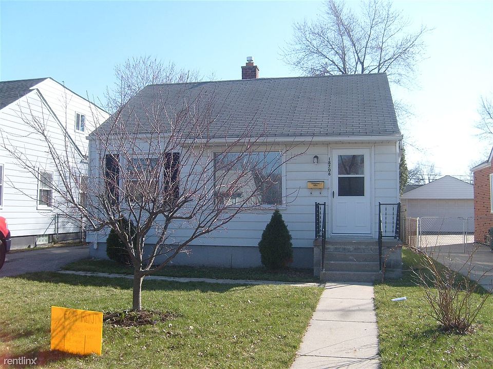 18706 Woodland 001