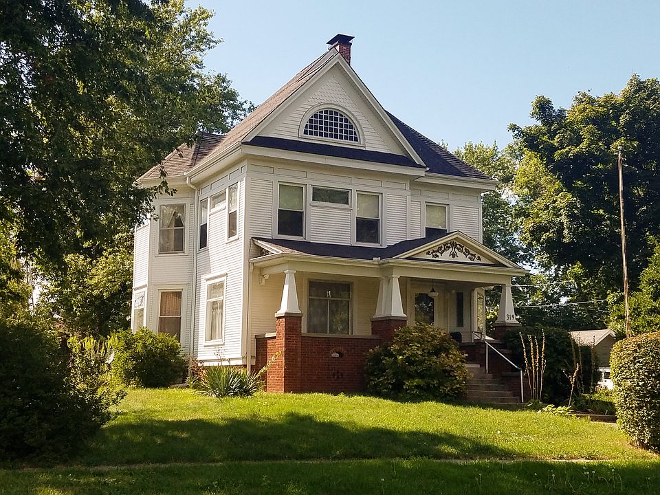 1910 Victorian Home