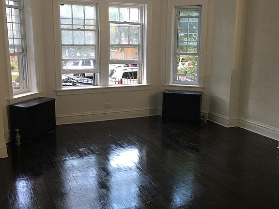 4th image of 6428 N Troy St #1