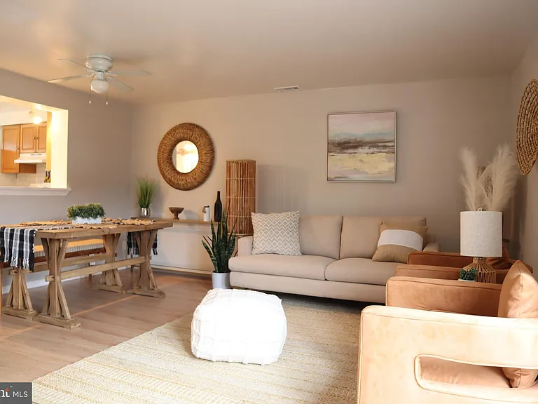 39 Victoria Manor Ct — Photo 2