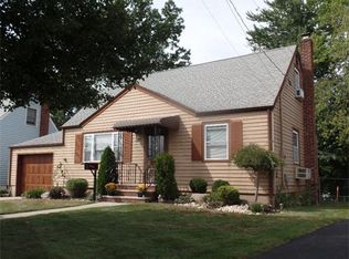 189 Midfield Rd, Colonia, NJ 07067