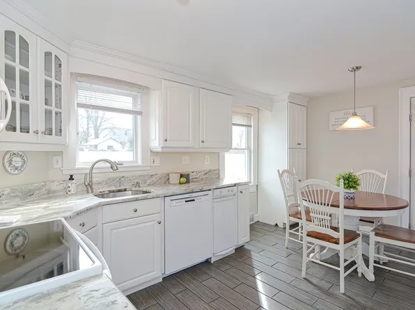 35 Colasanti Rd, Weymouth, MA 02191