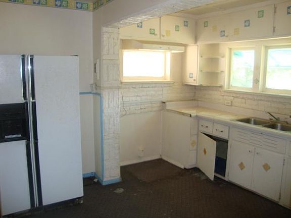 2nd image of 276 E Michigan Ave