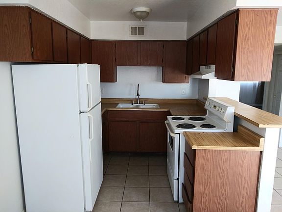 4th image of 4740 Corsaire Ave APT 4