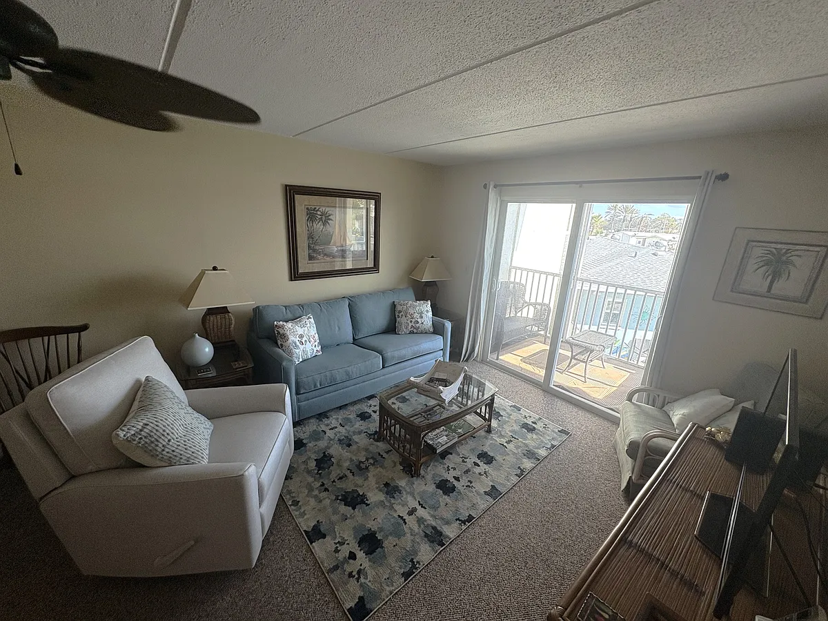 Building Photo - 708 Tamiami Trl S #214