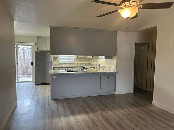 4th image of 1212 Downing Ave
