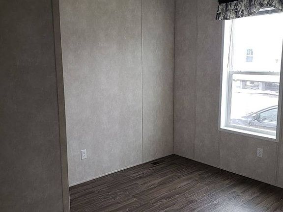 5th image of 38000 Le Chateau Blvd #40