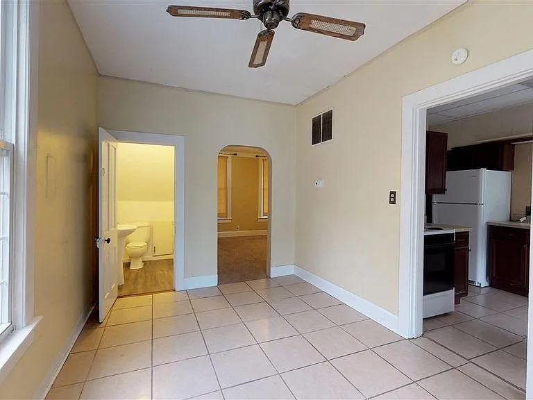 3213 Broadway Ave — Photo 11