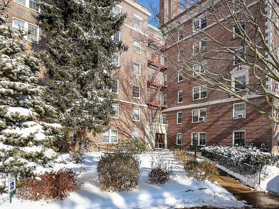 1st image of 300 S Broadway APT 4G
