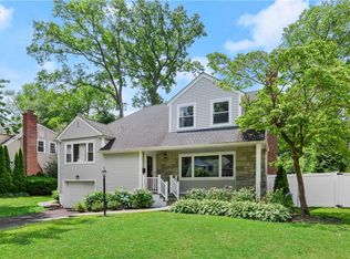 10 Vernon Dr, Scarsdale, NY 10583