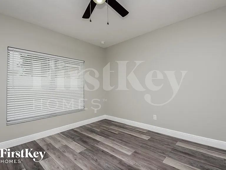 347 Ironwood Dr — Photo 3
