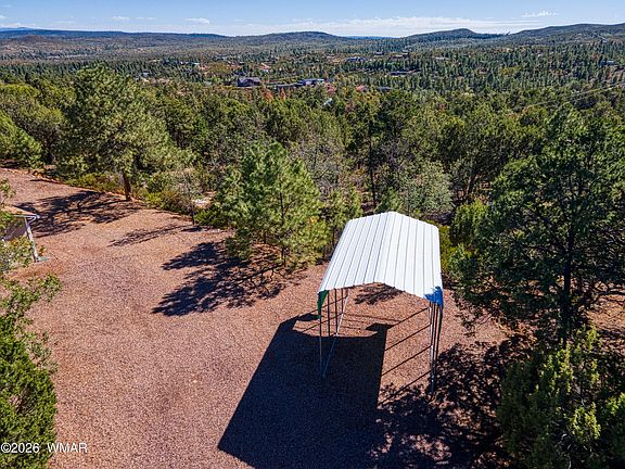 4th image of 949 Geronimo Ln