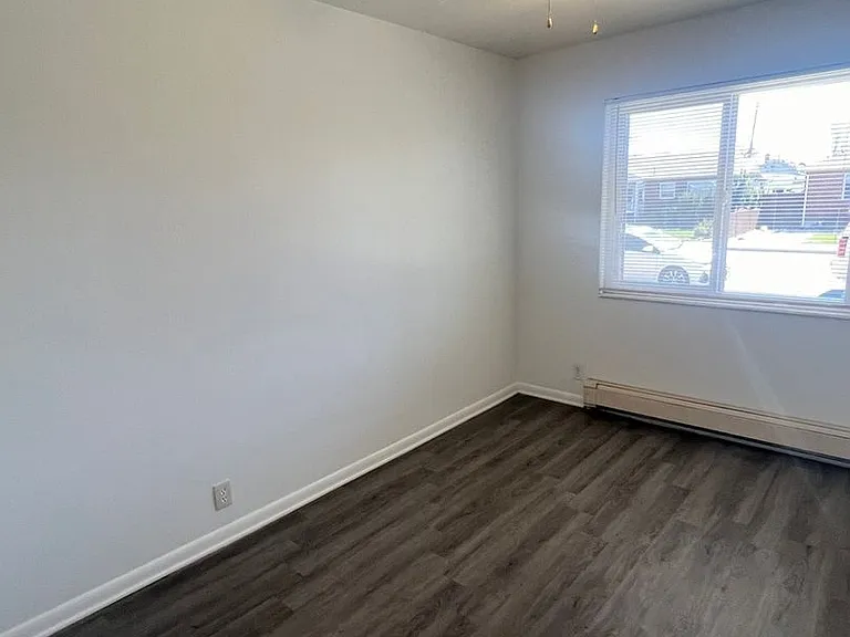 291 E Welby Ave — Photo 4