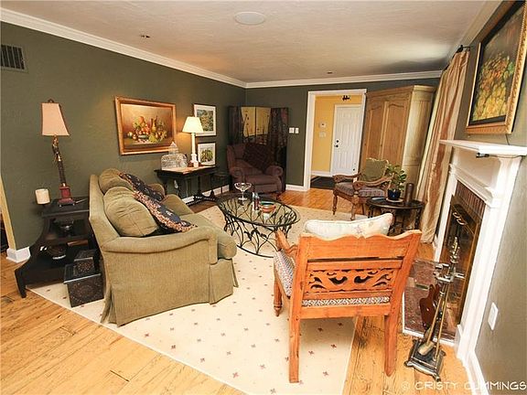 3rd image of 439 Salem Dr