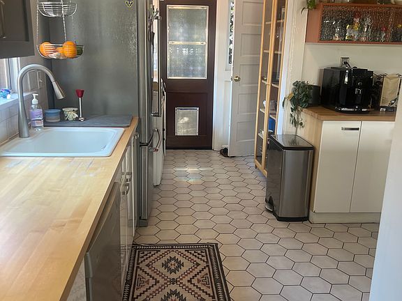 2nd image of 1388 N Serrano Ave