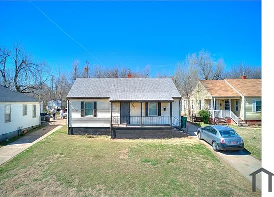 1321 Bellevidere Dr — Photo 1