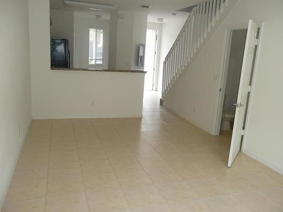 3rd image of 1932 Alamanda Way