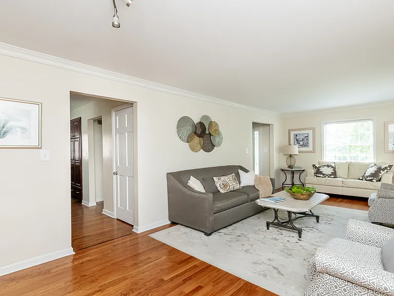 2223 Strathmoor Blvd #FURNISHED — Photo 16