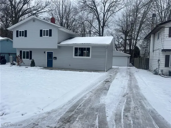 1282 Mohegan Trl, Willoughby, OH 44094