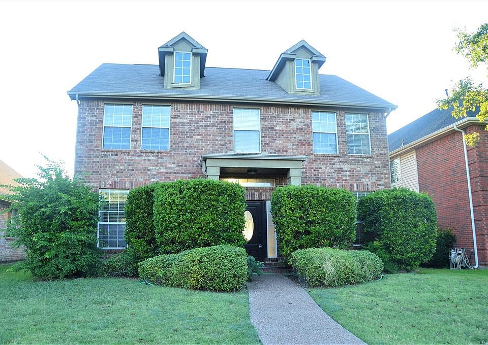 1st image of 1003 Pin Oak Ln