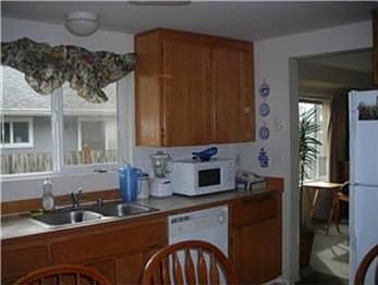 3rd image of 6633 S Puget Sound Ave