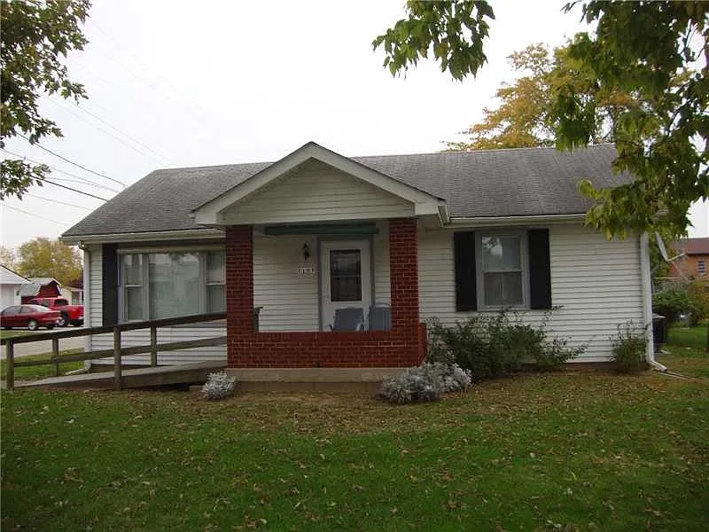 2109 Burton Ln photo 1
