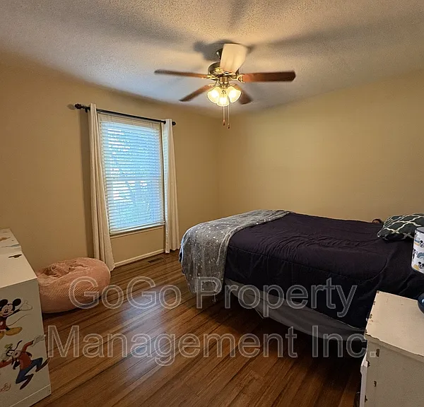 321 N Valley View Dr — Photo 20
