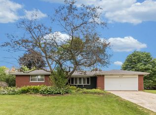 9S371 Modaff Rd, Naperville, IL 60565