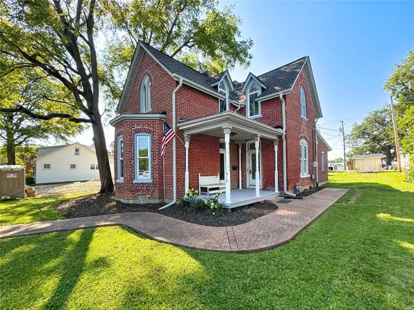 312 E B St, Belleville, IL 62220