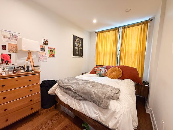 4th image of 954 Herkimer St #1B